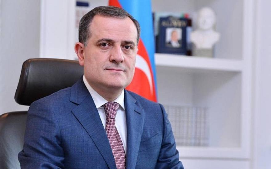 Ceyhun Bayramov polşalı həmkarı ilə 