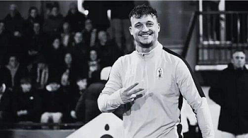 Mats Qrotenbreq 28 yaşında