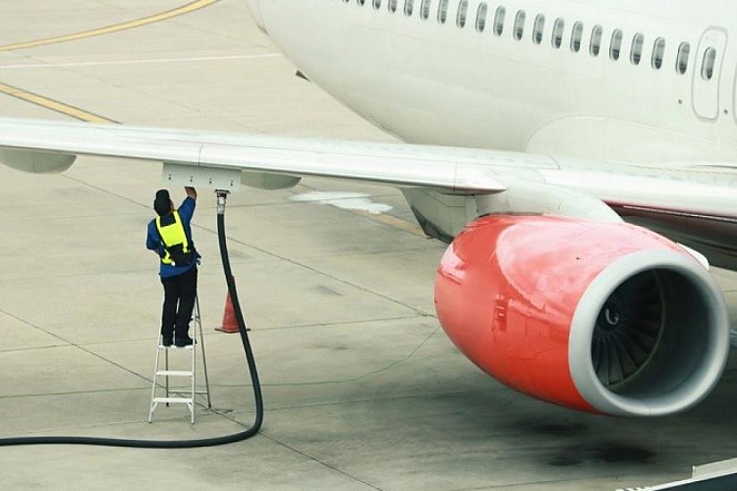 Qazaxıstan Azərbaycandan aviasiya yanacağı
