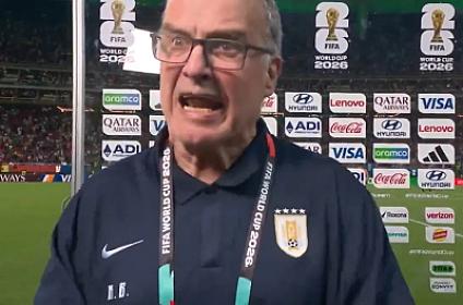 Bielsa jurnalistə açıqlamasında əsəbiləşib qışqırdı - 