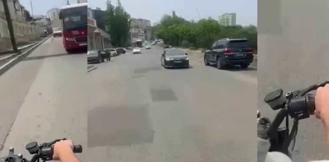 Bakıda motosikletçidən DƏHŞƏTLİ hərəkət: Əks yola çıxdı və... -