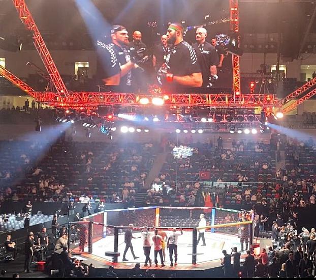 UFC: Tahir “Mehtər marşı” ilə 