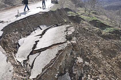 In Shamakhi, landslides have rendered the roads unusable: Drivers are in a deadlock -