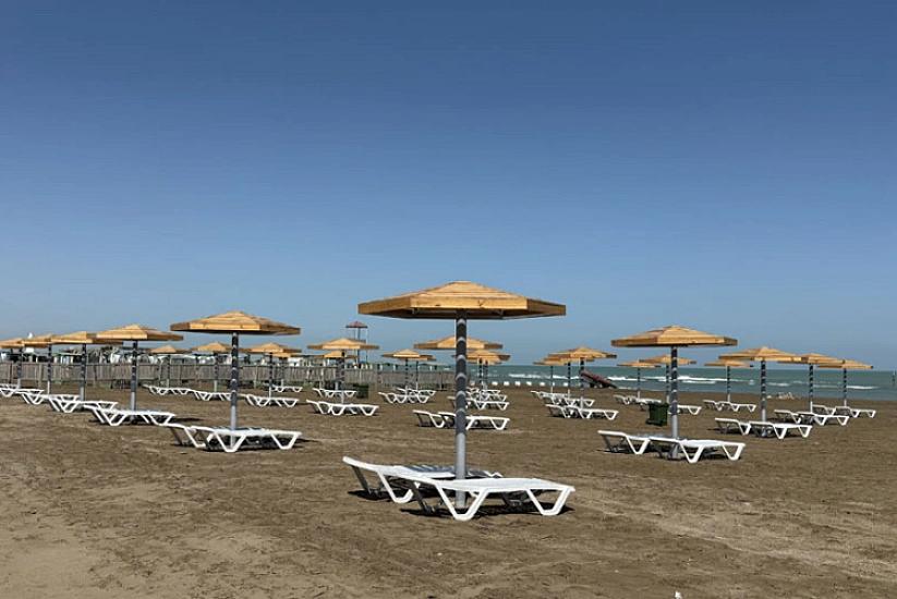 Sabah çimərliklərdə 