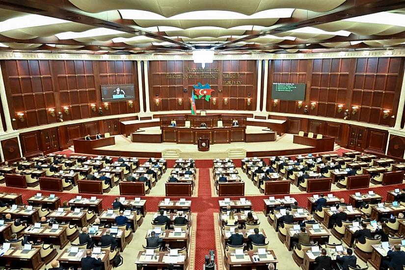 Azərbaycanlı deputatlar Ukraynaya gedir