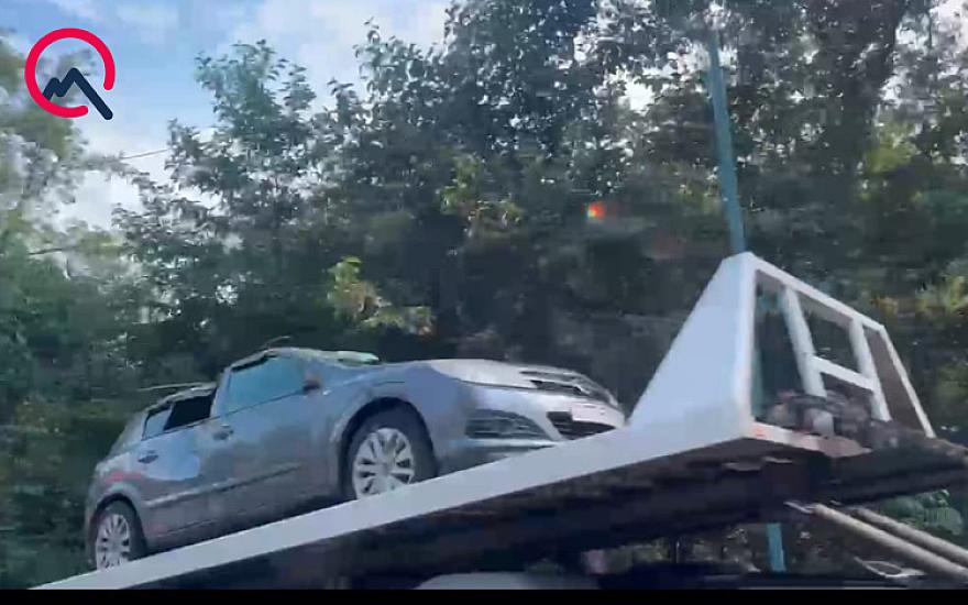 “The Opel overturned into the ravine,”