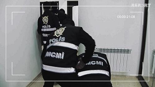 Azyaşlıya qarşı soyğunçuluq etdi, 