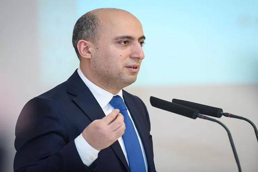 10 min müəllimlə bağlı nazirdən 