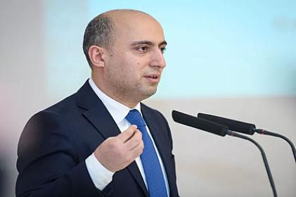 10 min müəllimlə bağlı nazirdən 