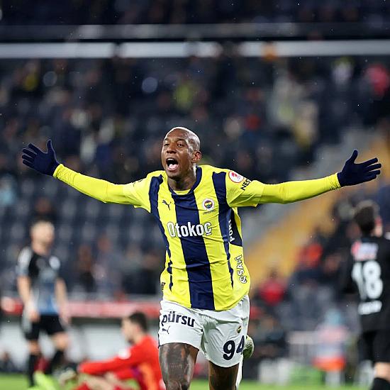 Acun Ilıcalı “Fənərbaxça”nın ulduzunu