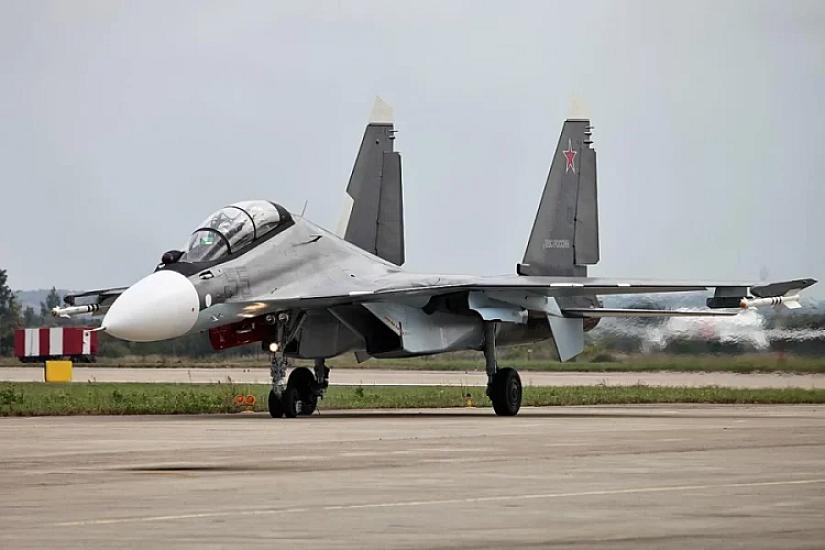 Ukrayna Krımdakı hərbi aerodroma