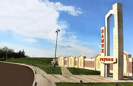 Samuxda yük avtomobili çaya aşıb, 