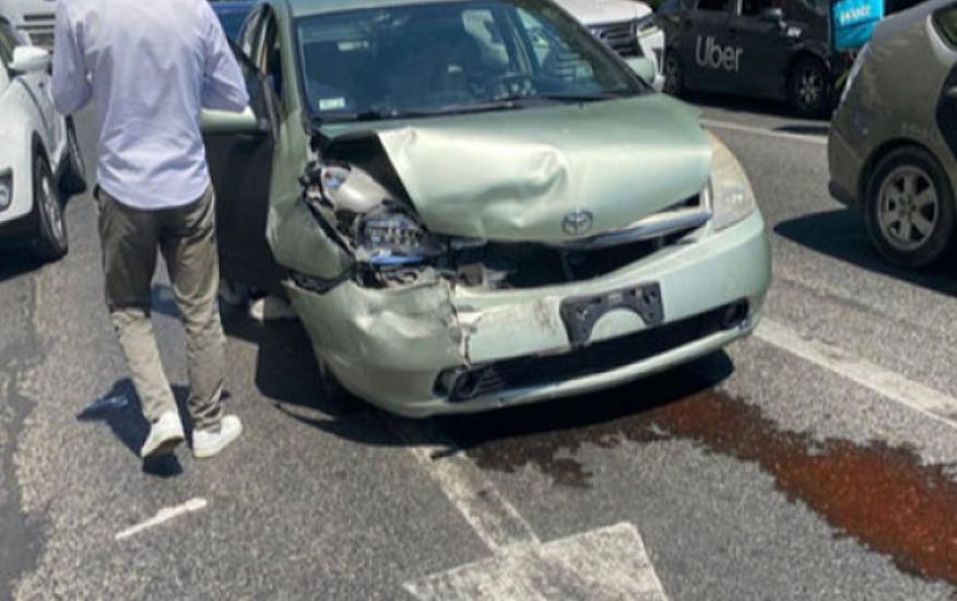 The car crashed into the curb -
