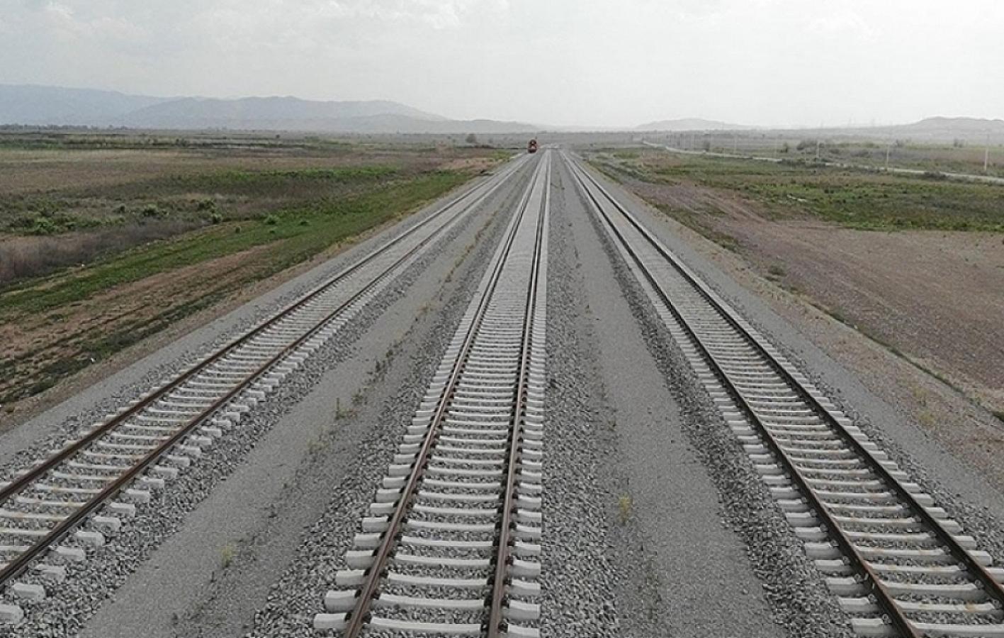 "Artıq qatar gedib, xarici qüvvələrin Zəngəzur dəhlizi ilə bağlı <span style=color:red>təhdidləri əbəsdir"