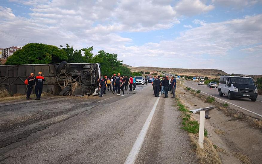 Türkiyədə sərnişin avtobusu aşdı - 