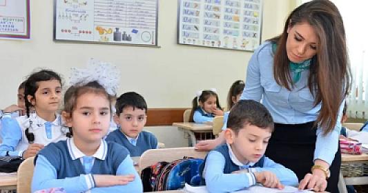 Müəllimlərin geyimi ilə bağlı qanun qəbul edildi