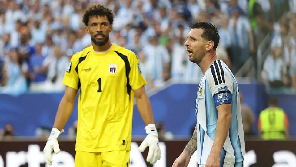 DÇ-2026-nın ulduz qapıçısı Vozinya Messi ilə komanda yoldaşı olur