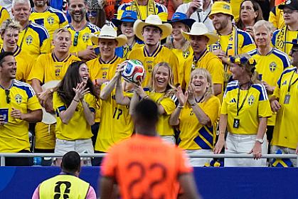 Why should the ball that flew to the spectator be returned? -