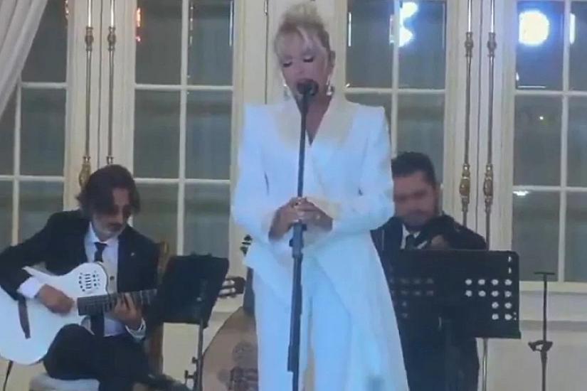 Ajda Pekkanın çıxış etdiyi NATO qəbulundan 