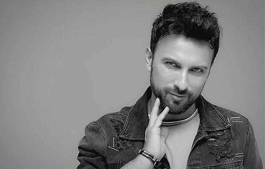 Tarkan with his wife and daughter (Photo)
