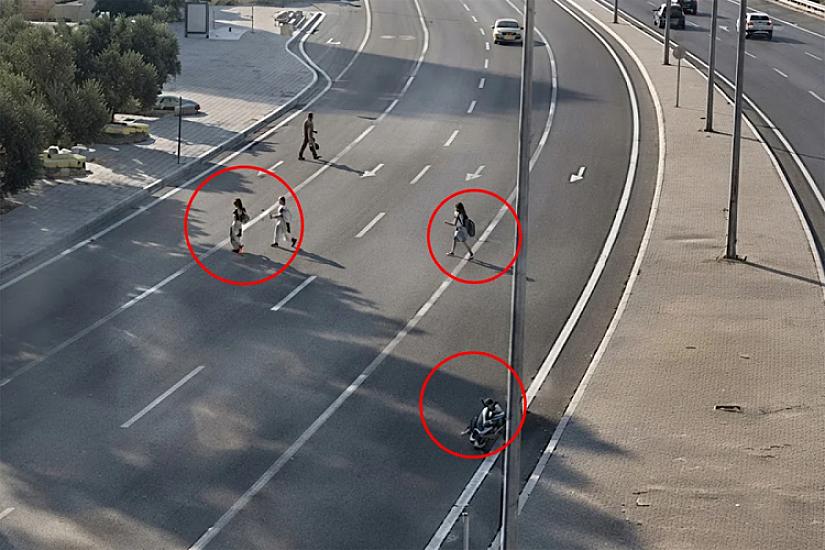 Piyadalar motosikleti aşırıb yaralı sürücünü yolda qoyub qaçdılar - 