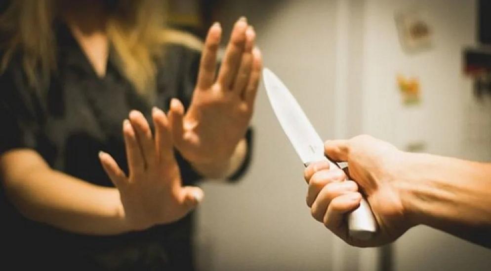 Dostuna mesaj yazan anasını ölümcül bıçaqladı - 
