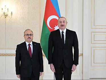 Birol Akgün İlham Əliyevə 