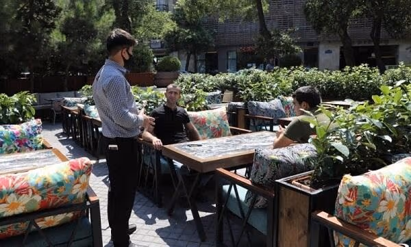 Zəhərlənmə olan restoranın sahibi 