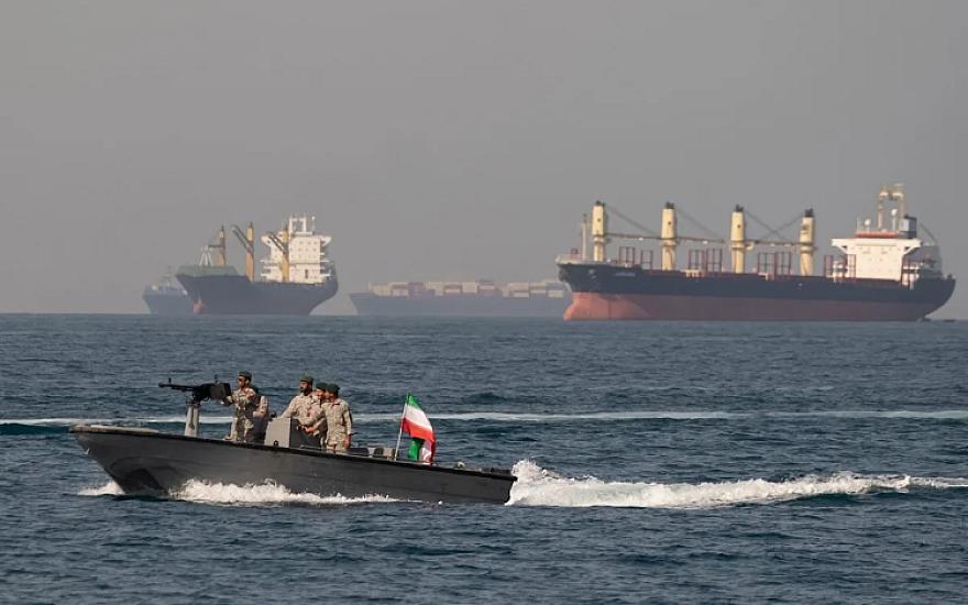 Oman sahillərində tanker vuruldu - 