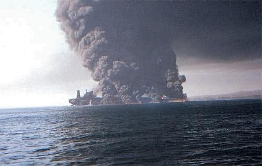 Oman sahillərində tankerə 