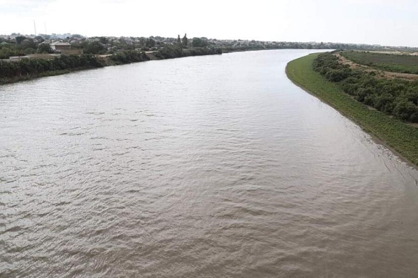Searches for the person who drowned in the Karabakh canal continue.