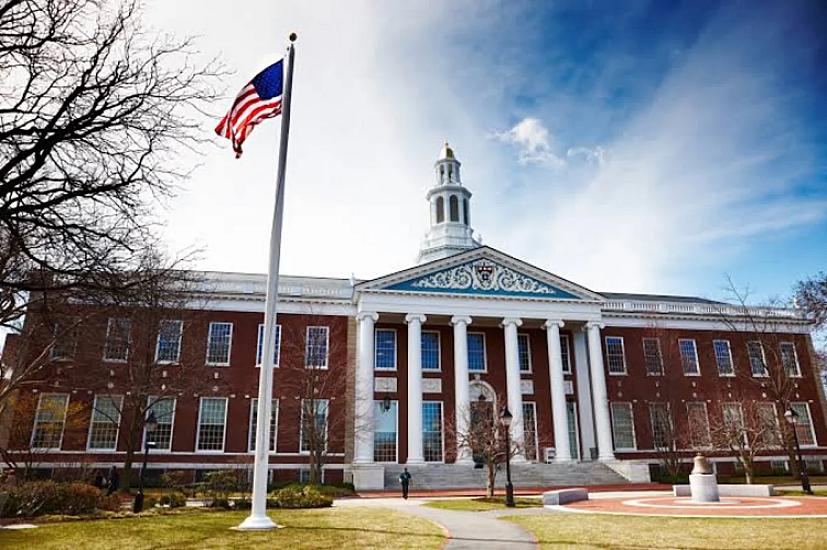 Harvard Universiteti irqi və