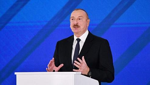 Əliyevlə Merz mətbuata 