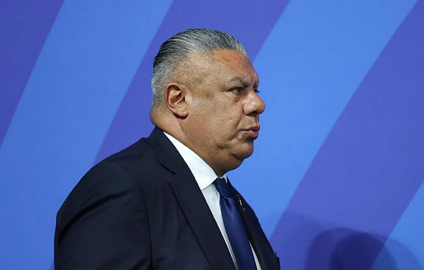 Argentina Futbol Assosiasiyasının prezidenti ABŞ-dən çıxarkən hava limanında 