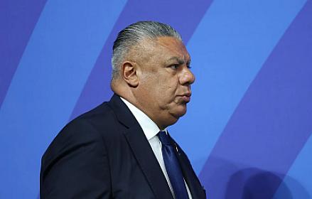 Argentina Futbol Assosiasiyasının prezidenti ABŞ-dən çıxarkən hava limanında 