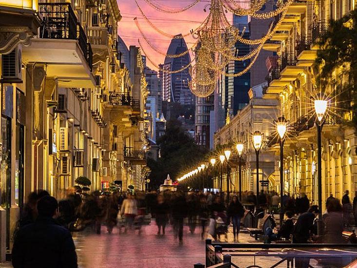 "Torqovı"da turisti qarət etdilər