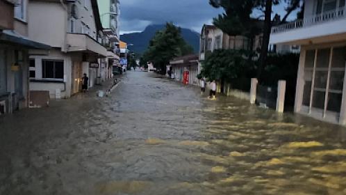 Bu ölkədə leysan yağışları selə səbəb olub, 