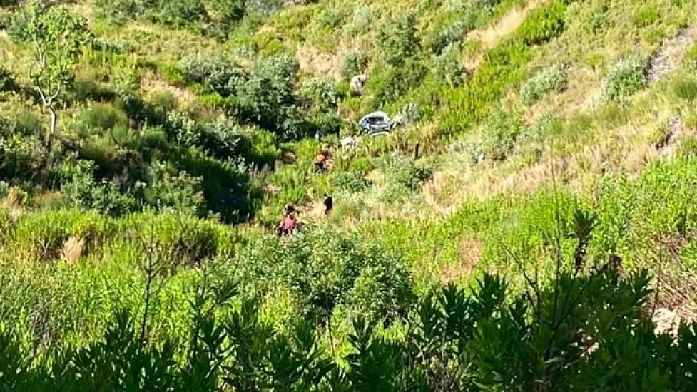 Antalyada avtomobil dərəyə aşıb, beş nəfər ölüb