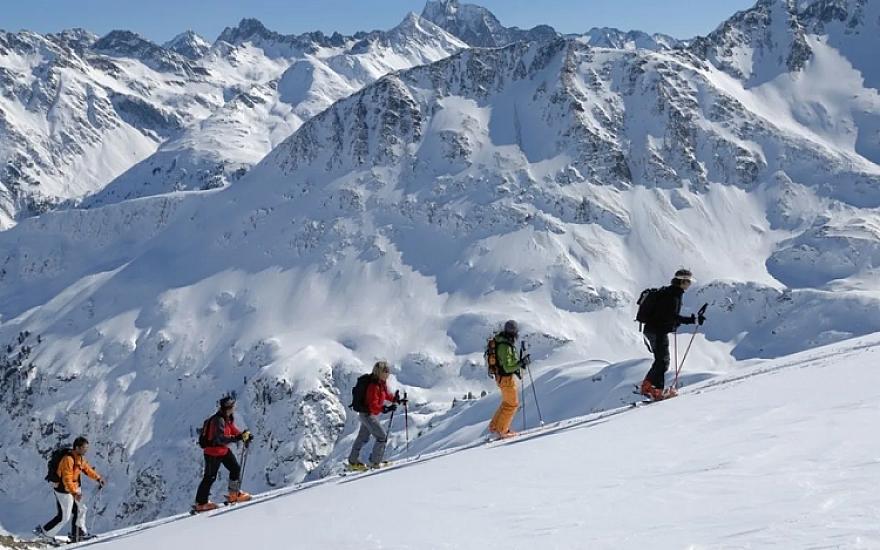 Elbrus dağında beş alpinist öldü