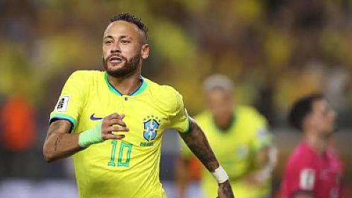 Neymar komandadan