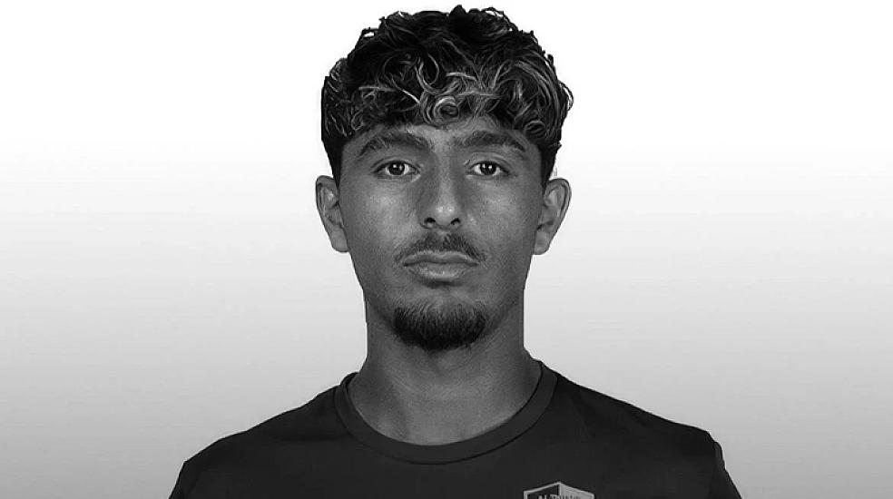 18 yaşlı futbolçu 