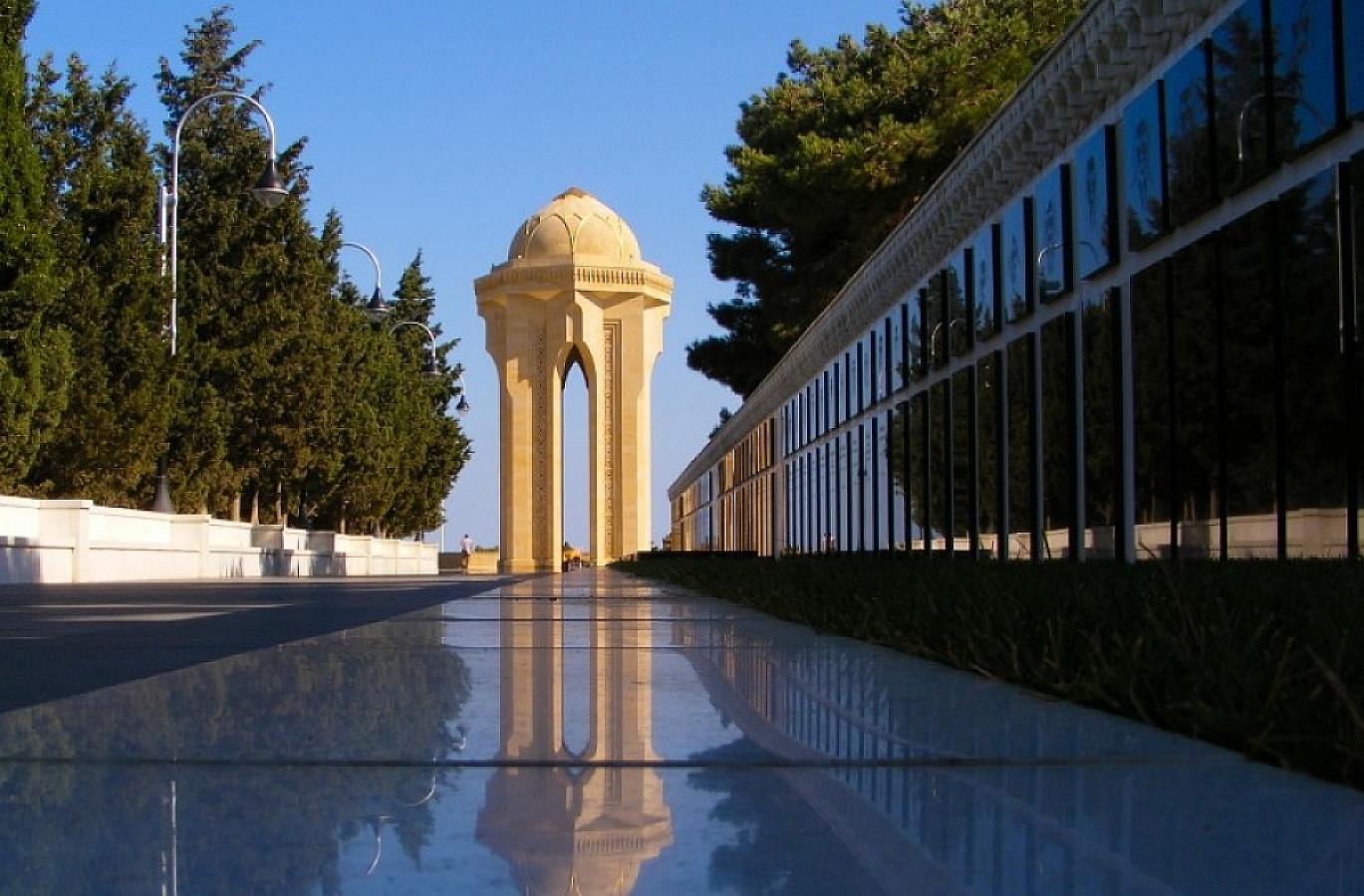 Şəhidlər xiyabanlarının hüquqi statusu olmalıdırmı? – 