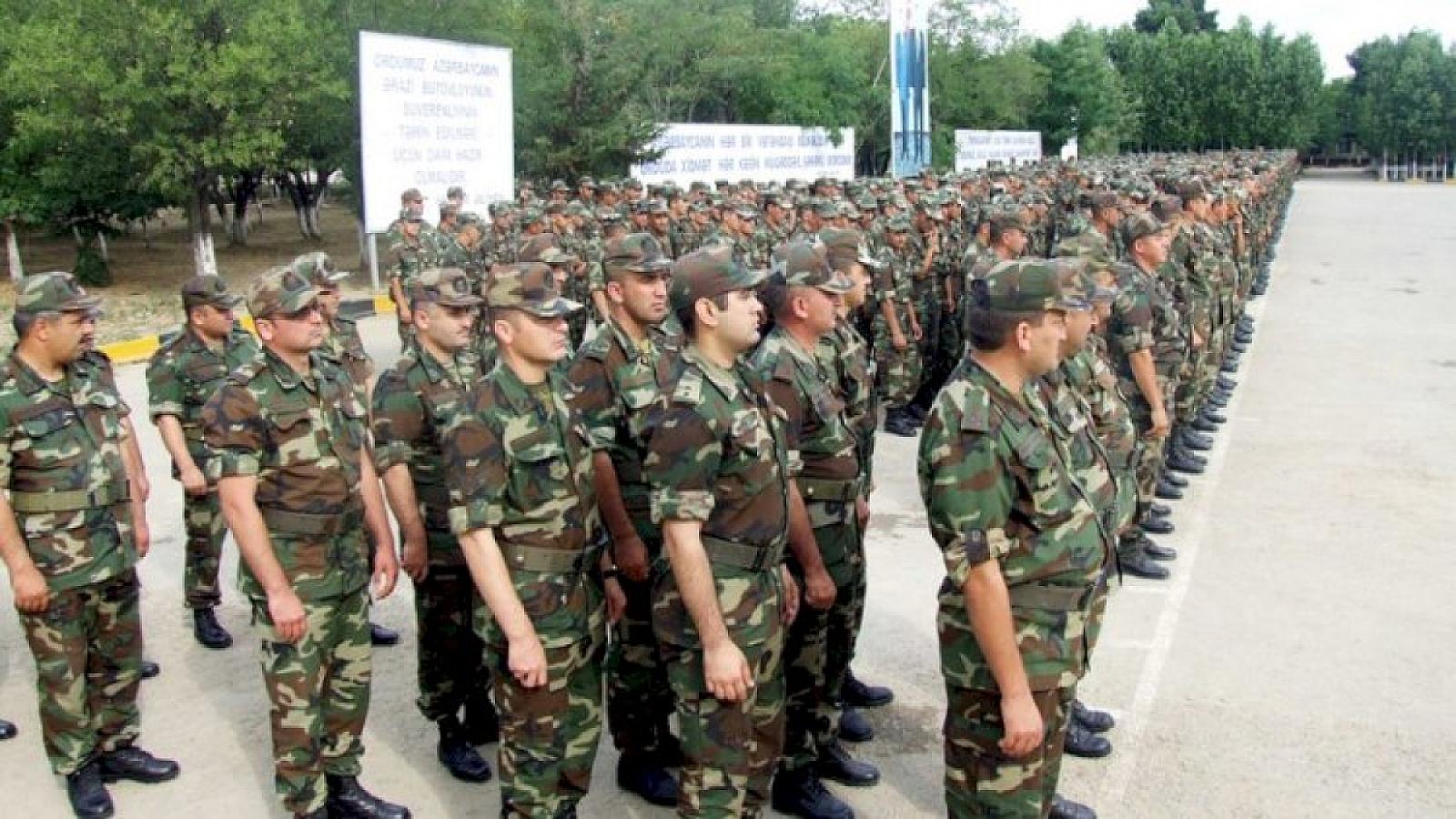 Bu şəxslər üçün həqiqi hərbi xidmətdə olmanın müddəti 