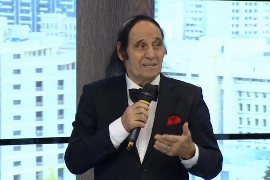 Ниямеддин Мусаев певцам