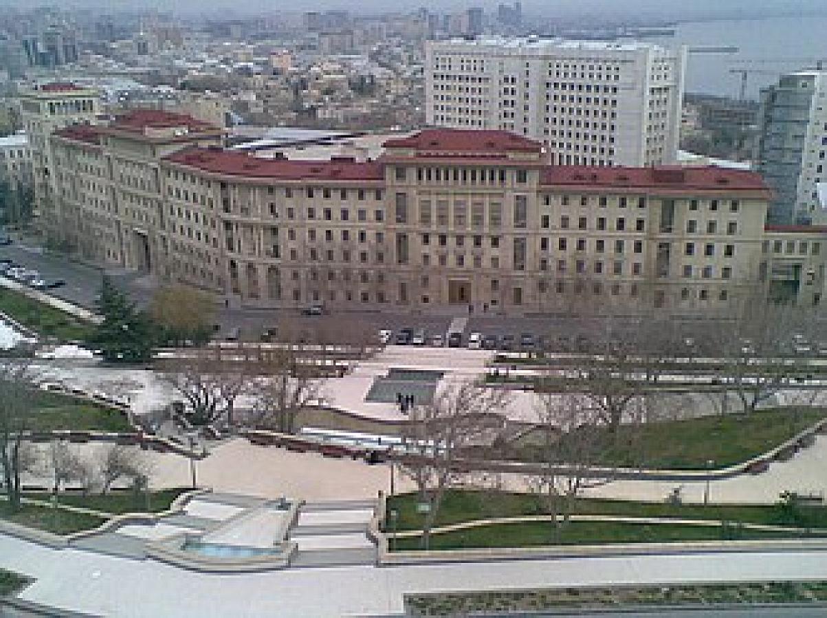 The youngest in the cabinet is 39, the oldest is 80 years old.