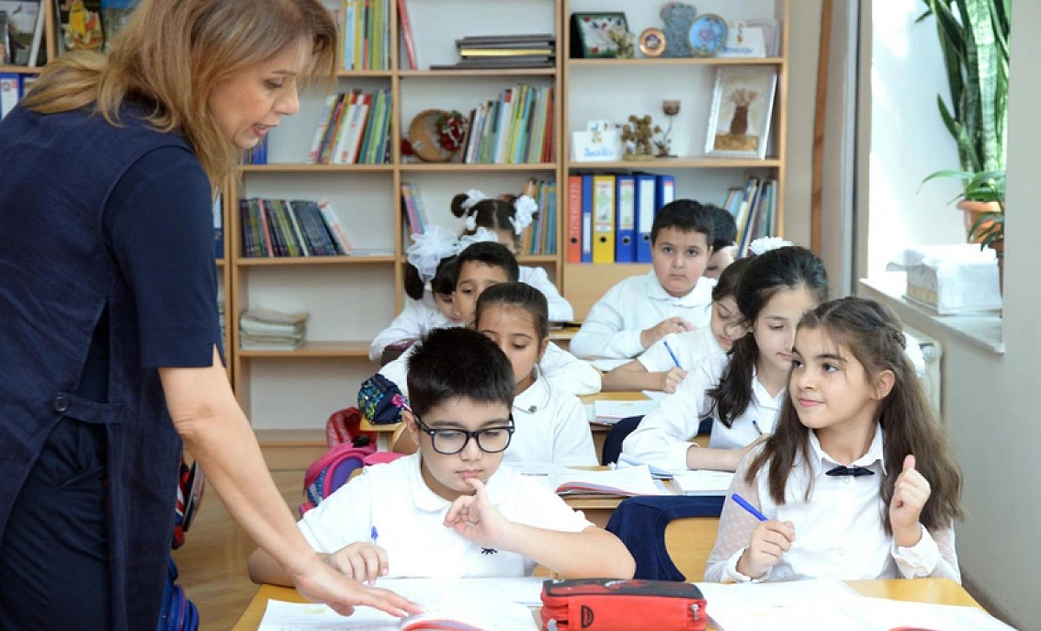 Maaş sistemi dəyişir - müəllimlərin əməkhaqqı yenidən tənzimlənir