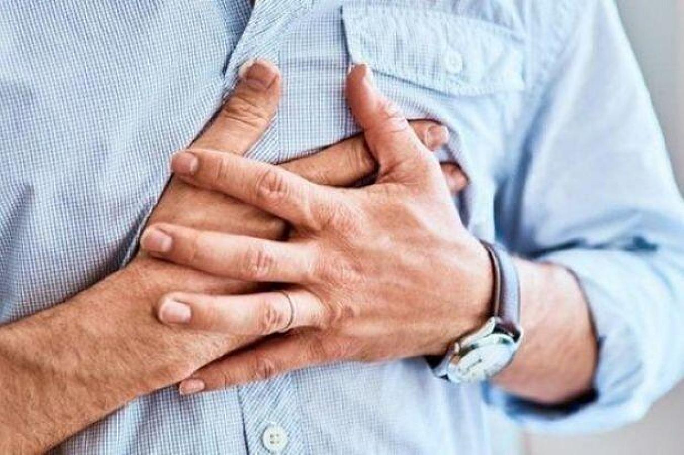 The official died of a heart attack