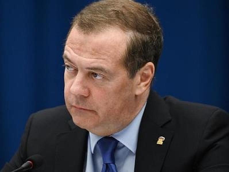 Медведев пригрозил: