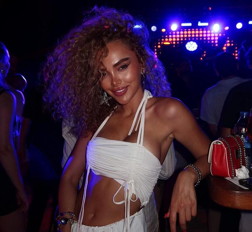 “Bahar Store”da “100 manatlıq hədiyyə” qalmaqalı: bloqer belə ALDADILDI - 