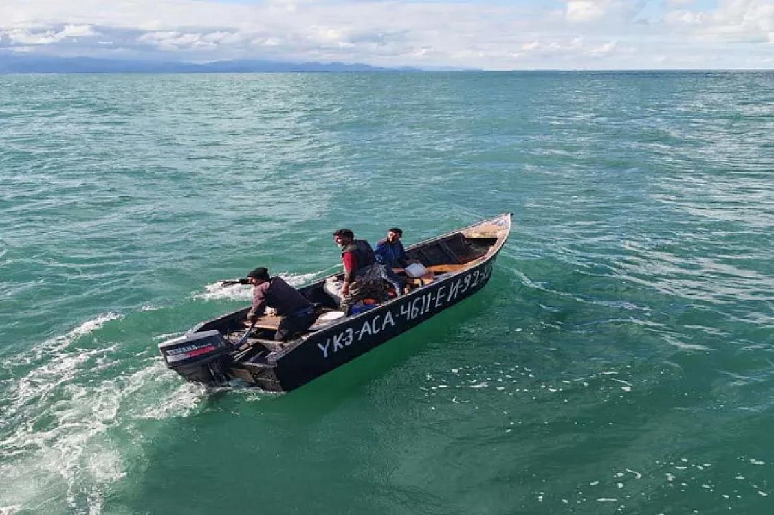 Xəzərdə batma təhlükəsi ilə üzləşən 3 balıqçı 